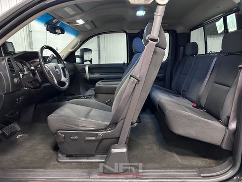 Used 2008 Chevrolet Silverado 2500 LT w/ Suspension Package, Off-Road AWD/4WD image 34