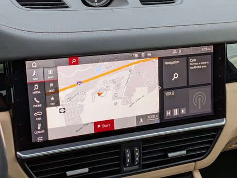 Used 2021 Porsche Cayenne image 22