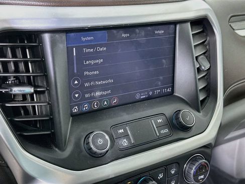 Used 2021 GMC Acadia SLT w/ LPO, Floor Liner Package FWD image 13