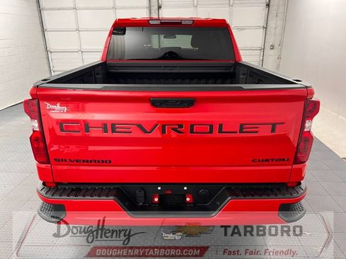 Used 2025 Chevrolet Silverado 1500 Custom w/ Turbomax Blackout Package AWD/4WD image 8