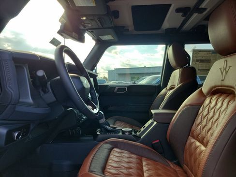 New 2025 Ford Bronco Badlands image 16