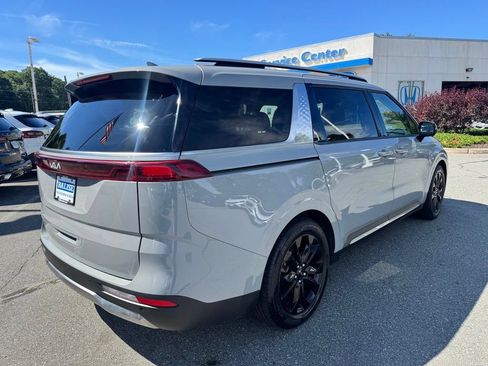 Used 2024 Kia Carnival SX Prestige FWD image 5