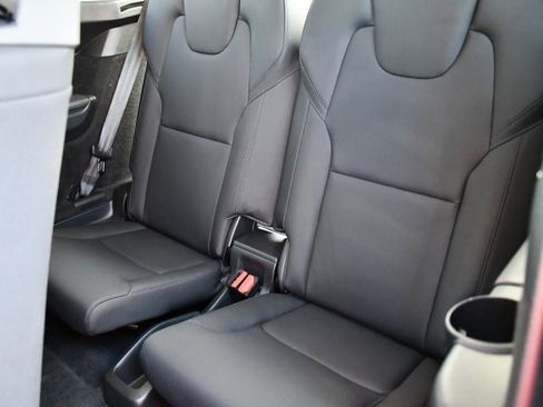 Certified 2025 Volvo XC90 B6 Plus image 18