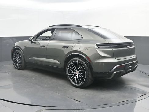 New 2026 Porsche Macan 4 Electric AWD/4WD image 3