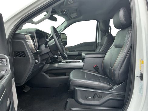 Used 2025 Ford F250 Lariat w/ Chrome Package image 14