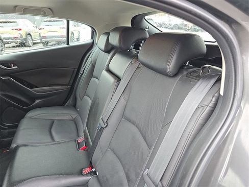 Used 2018 MAZDA MAZDA3 Grand Touring image 14