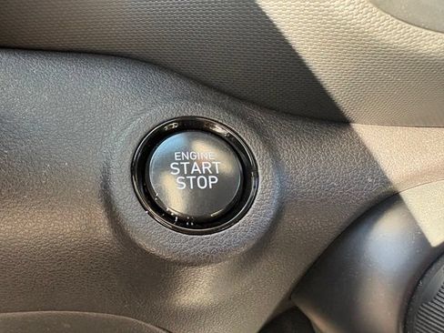Certified 2024 Hyundai Venue Limited FWD image 14