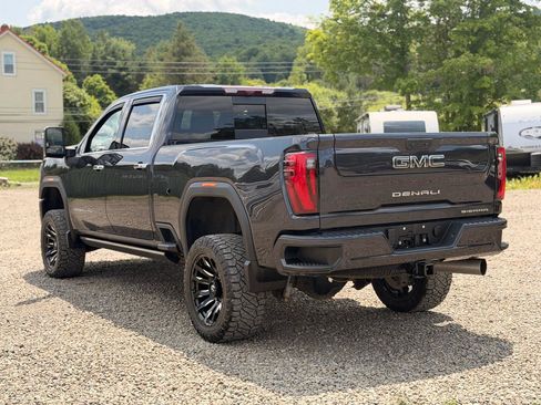 Used 2024 GMC Sierra 2500 Denali Ultimate AWD/4WD image 7