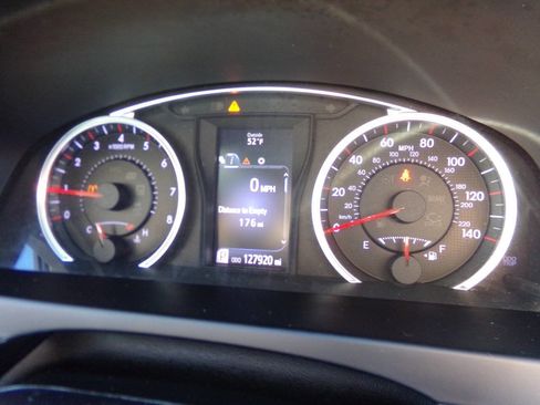 Used 2017 Toyota Camry SE w/ Protection Package (Q2) image 18