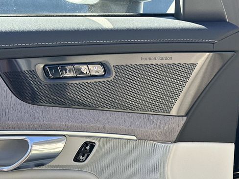 New 2026 Volvo XC90 T8 Ultra w/ Protection Package Premier image 12