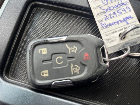 Used 2015 Chevrolet Suburban LT image 37