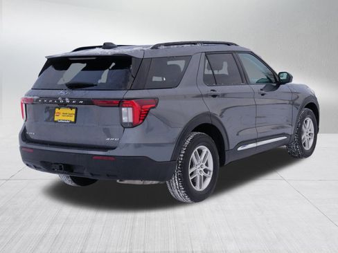 Used 2025 Ford Explorer Active image 7