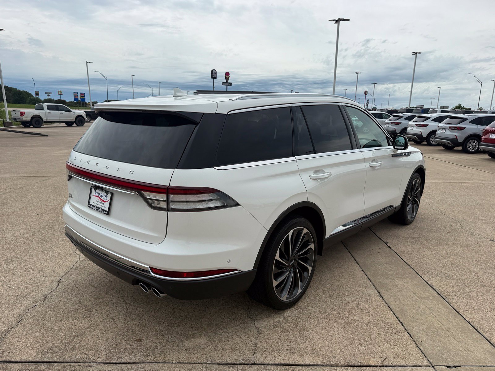 Used 2022 Lincoln Aviator Reserve w/ Equipment Group 201A AWD/4WD image 5