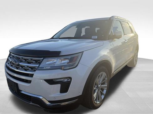 Used 2018 Ford Explorer Limited w/ Equipment Group 301A FWD image 2