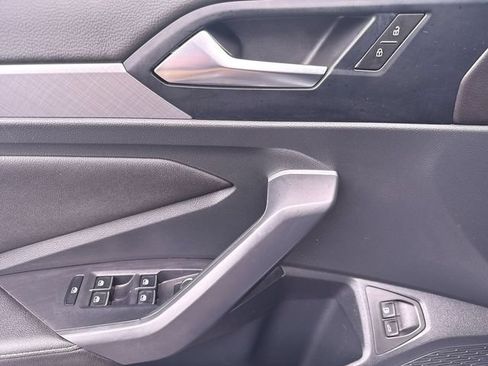 Used 2024 Volkswagen Jetta SE FWD image 22