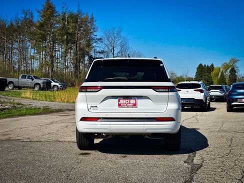 New 2026 Jeep Grand Cherokee Limited AWD/4WD image 4