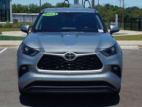 Used 2023 Toyota Highlander LE FWD image 25
