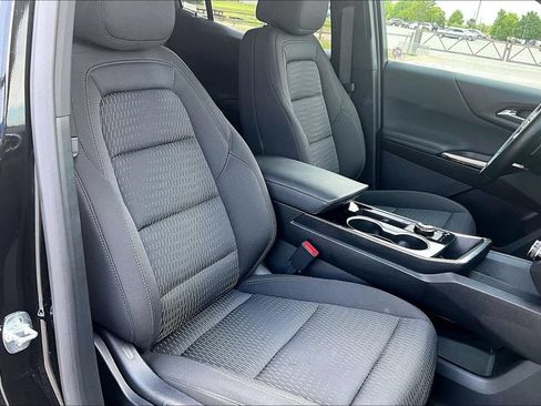 Used 2026 Chevrolet Equinox LT FWD image 7