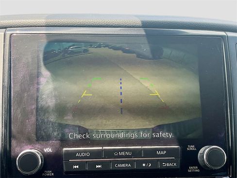 Used 2022 Nissan Titan SV w/ SV Convenience Package image 14