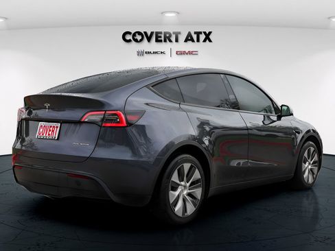 Used 2023 Tesla Model Y Long Range image 7