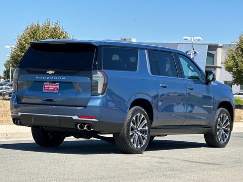 New 2025 Chevrolet Suburban High Country image 4