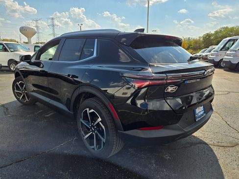 New 2026 Chevrolet Equinox EV LT image 12