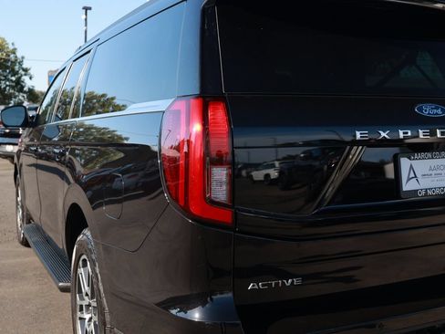 Used 2025 Ford Expedition Max Active AWD/4WD image 13