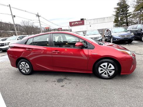 Used 2017 Toyota Prius Two image 4