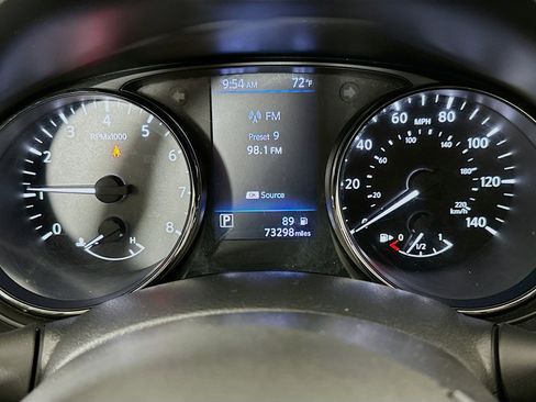 Used 2021 Nissan Rogue Sport S image 18