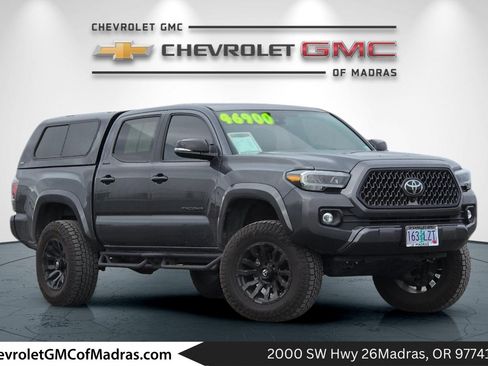 Used 2023 Toyota Tacoma Limited image 1