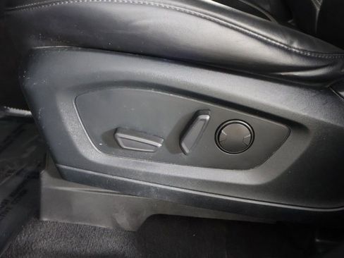 Used 2021 Ford Explorer XLT w/ Equipment Group 202A AWD/4WD image 30