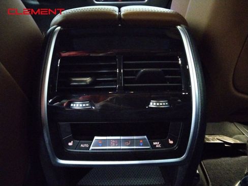 Used 2023 BMW X7 M60i image 36