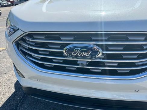 Used 2022 Ford Edge Titanium w/ Equipment Group 301A AWD/4WD image 10