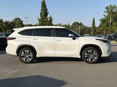 Used 2024 Toyota Highlander XLE