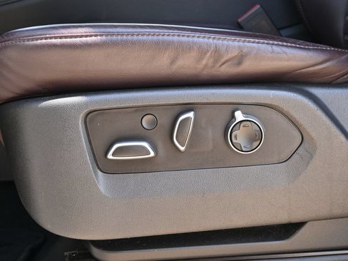 Used 2021 Cadillac Escalade ESV Sport Platinum RWD image 17