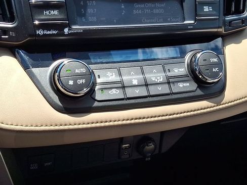 Used 2015 Toyota RAV4 XLE AWD/4WD image 11