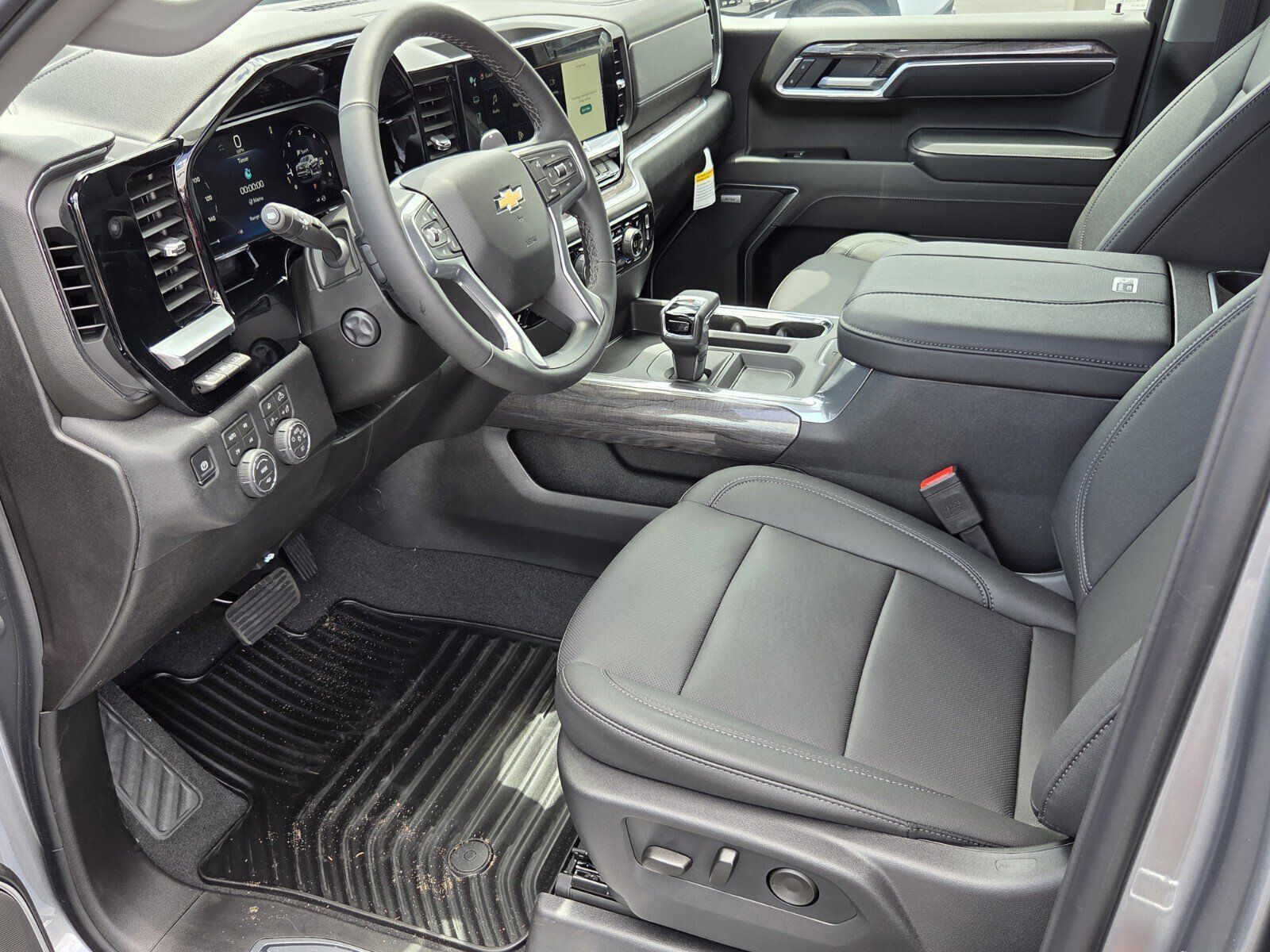 New 2026 Chevrolet Silverado 1500 LTZ w/ Technology Package AWD/4WD image 5