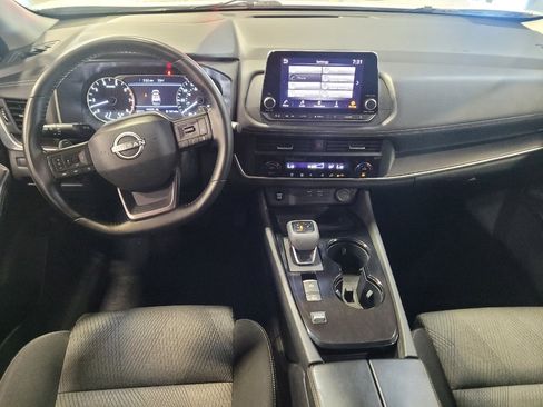 Used 2025 Nissan Rogue SV FWD image 22