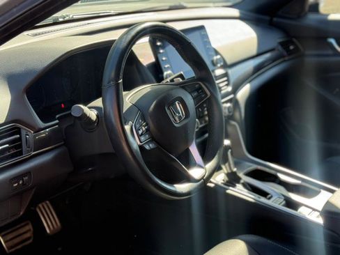Used 2019 Honda Accord Sport image 11
