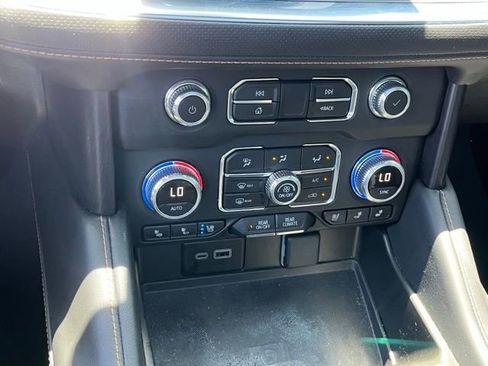 Used 2024 GMC Yukon AT4 w/ AT4 Premium Package AWD/4WD image 24