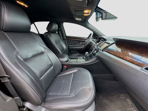 Used 2019 Ford Taurus Limited image 19