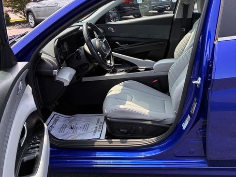 Used 2023 Hyundai Elantra Limited FWD image 20