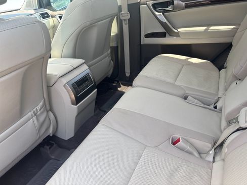 Used 2019 Lexus GX 460 Premium w/ Premium Package AWD/4WD image 13