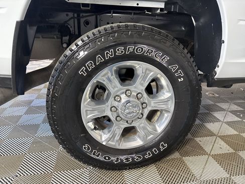 Used 2025 RAM 2500 Big Horn AWD/4WD image 29