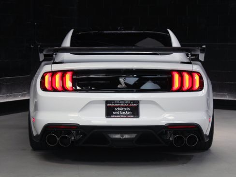 Used 2021 Ford Mustang Shelby GT500 w/ Carbon Fiber Track Pack RWD image 21