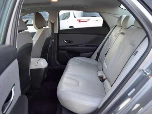 Used 2024 Hyundai Elantra Limited image 21