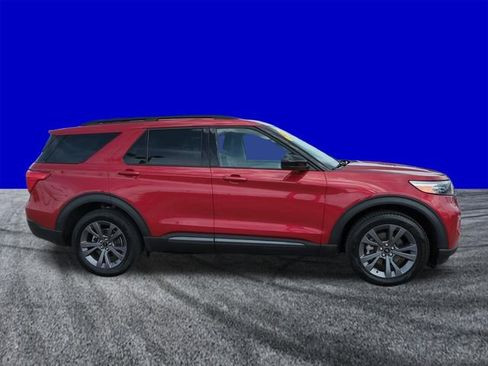 Used 2023 Ford Explorer XLT w/ Equipment Group 202A image 3