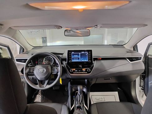 Used 2020 Toyota Corolla LE FWD image 17