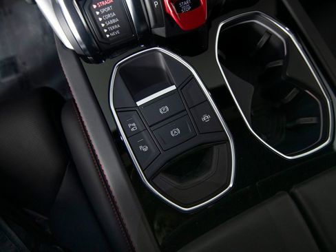 Used 2024 Lamborghini Urus S AWD/4WD image 28