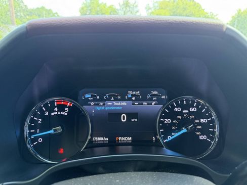 Used 2020 Ford F250 Platinum w/ FX4 Off-Road Package AWD/4WD image 24